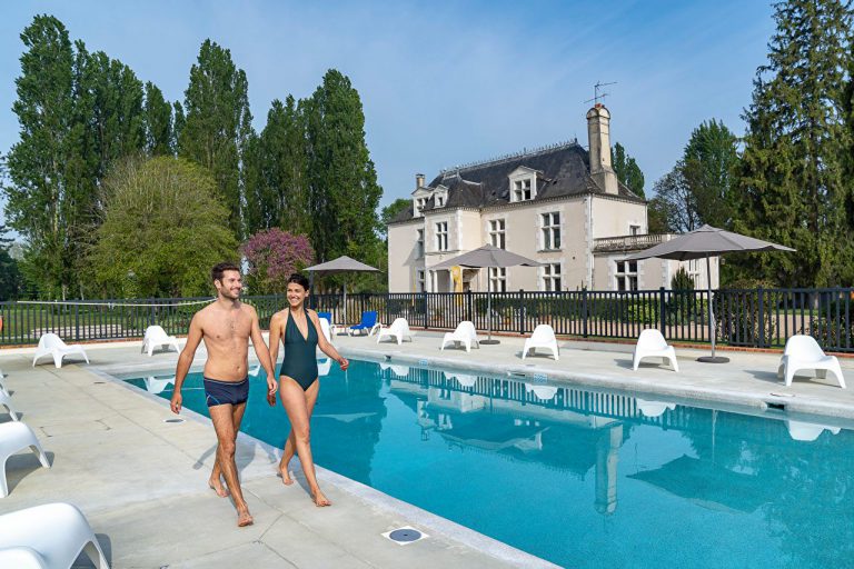 Camping Chateau des Marais zwembad 768x512