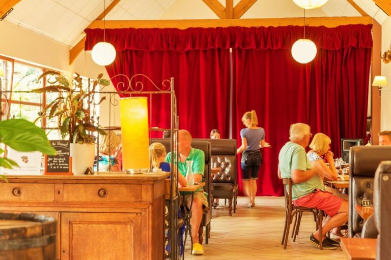 Camping Château Le Brevedent reastaurant 768x512