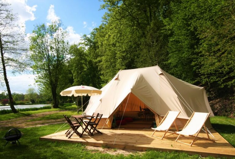 Camping Château Le Brevedent safaritent verhuur 768x522