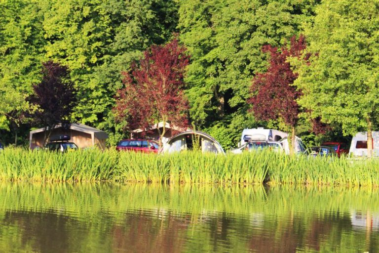 Camping Château Le Brevedent staanplaatsen 768x512