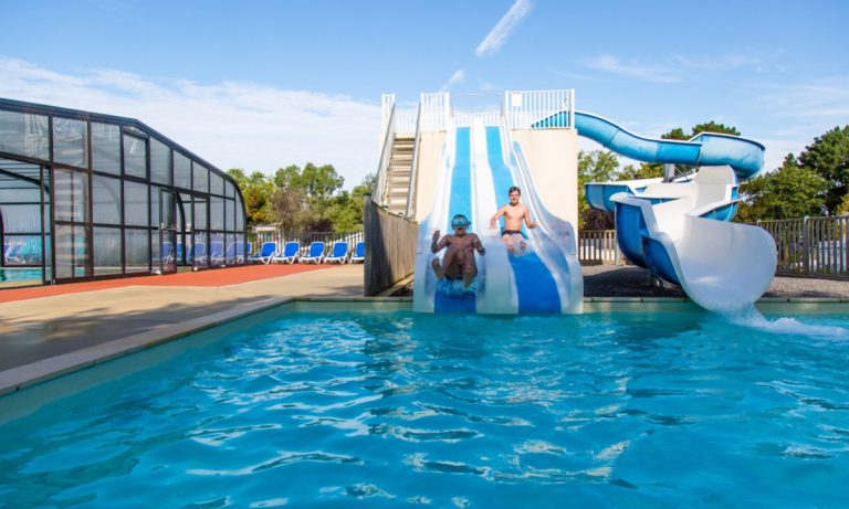 Camping Domaine de Bréhadour glijbanen 768x461