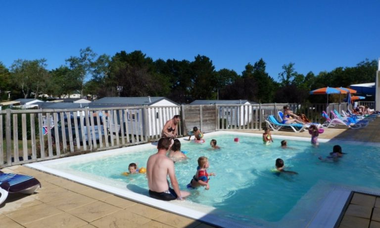 Camping Domaine de Bréhadour kinderbad 768x461