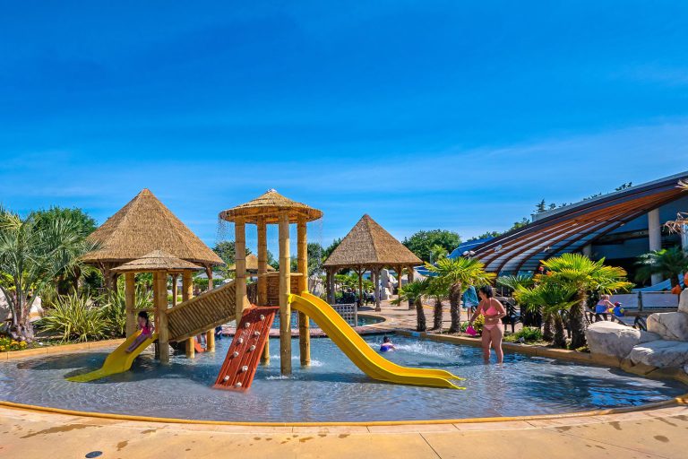 Camping Escale Saint Gilles kinderbad 768x512