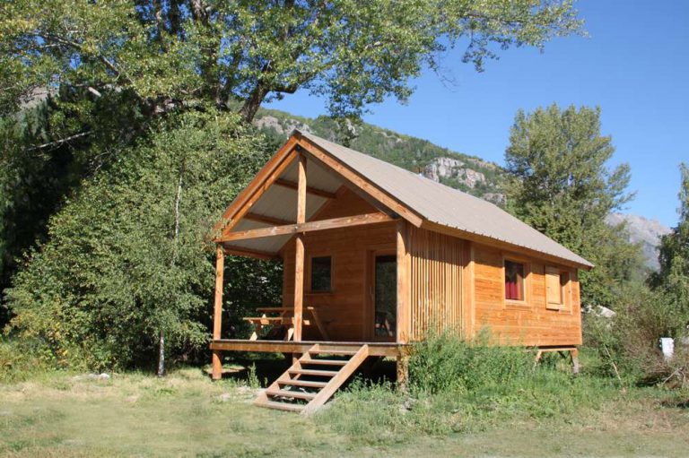 Camping Huttopia Bourg Saint Maurice chalet verhuur 768x511