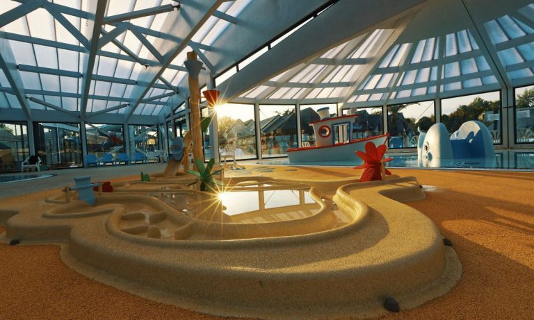 Camping L Atlantique indoor waterspeeltuin 768x461