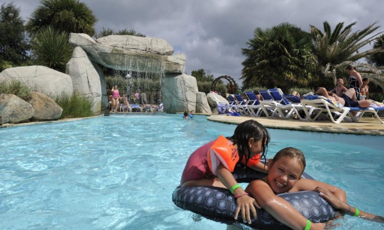 Camping L Atlantique waterval 768x461