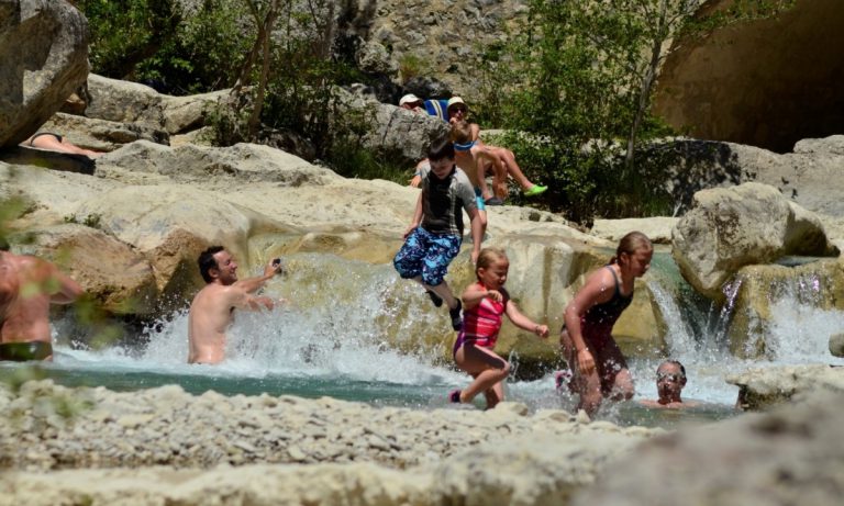 Camping L Hippocampe Volonne rivier 768x461