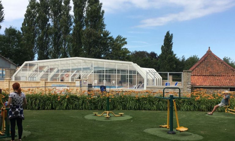 Camping La Bien Assise overdektzwembad 768x461