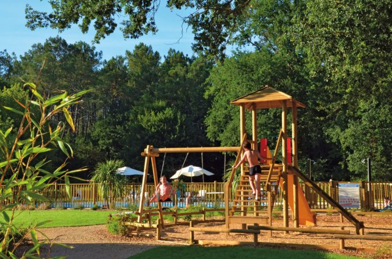 Camping La Clairière lodgetent speeltuin 768x508