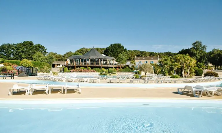 Camping La Grande Métairie Bretagne zwembad 2 768x461