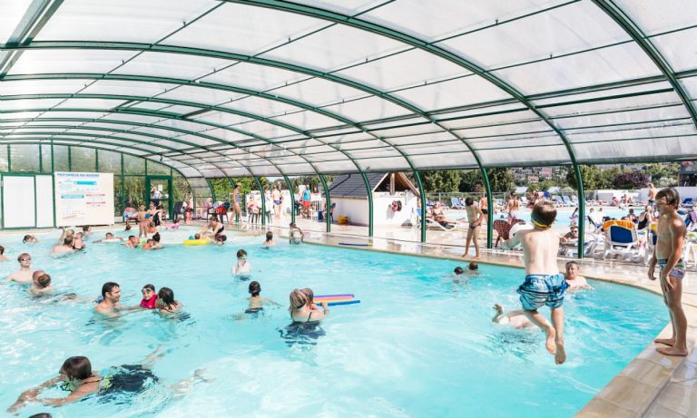 Camping La Vallée overdektbad 768x461