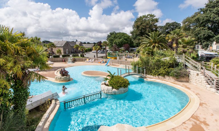 Camping La Ville Huchet zwembad 768x461