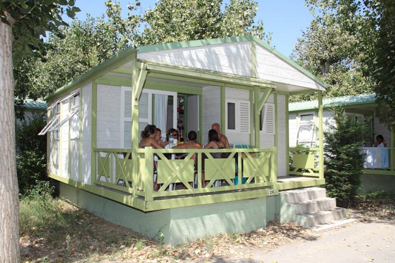 Camping Le Clos Virgile chalet verhuur 768x512