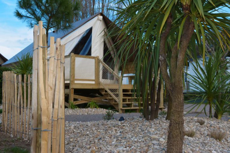 Camping Le Clos Virgile lodgetenten verhuur 768x512