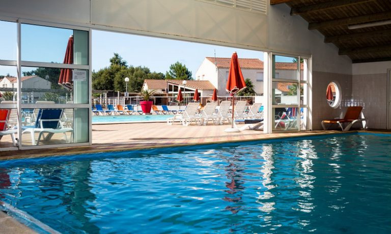 Camping Le Jard binnenbad 768x461