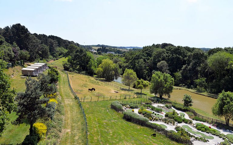 Camping Le Mané Guernehué Pipowagens 768x478