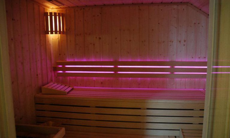 Camping Le Mané Guernehué sauna 768x461
