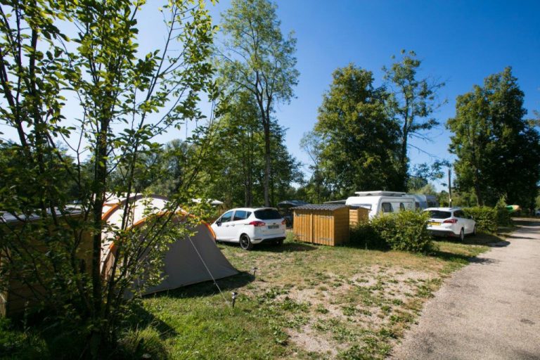 Camping Le Moulin Patornay staanplaats 768x512
