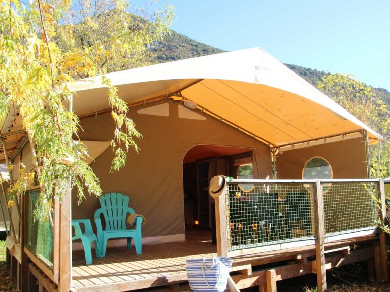 Camping Le Pré Lombard lodgetent 768x576