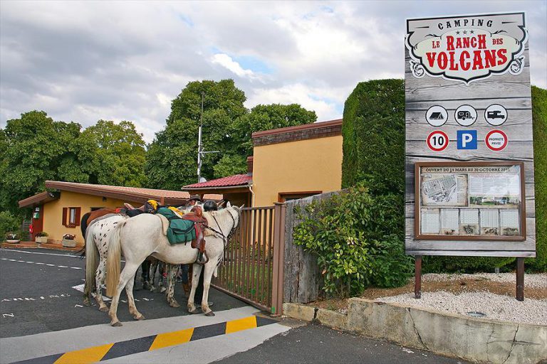 Camping Le Ranch des Volcans entree 768x512