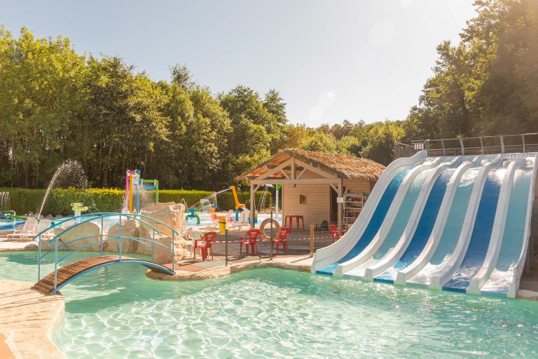Camping Le Val de Bonnal glijbanen 768x512