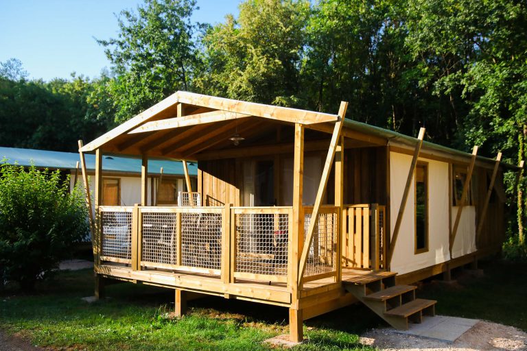 Camping Le Val de Bonnal lodgetentent verhuur 768x512