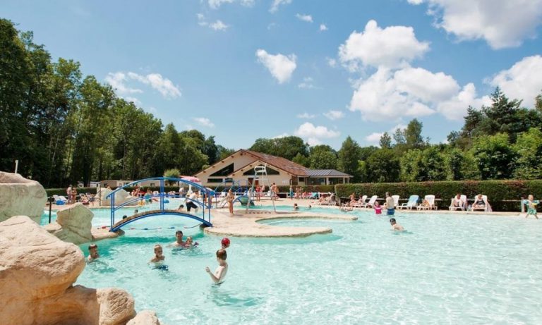 Camping Le Val de Bonnal zwembad 768x461