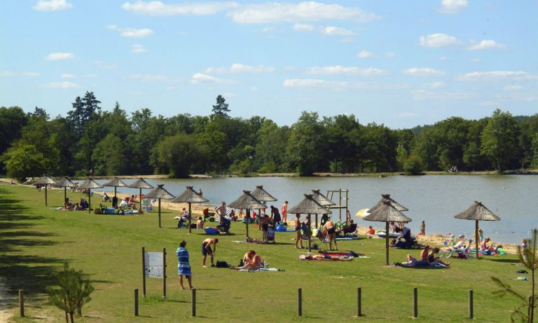 Camping Les Alicourts Resort meer 768x461
