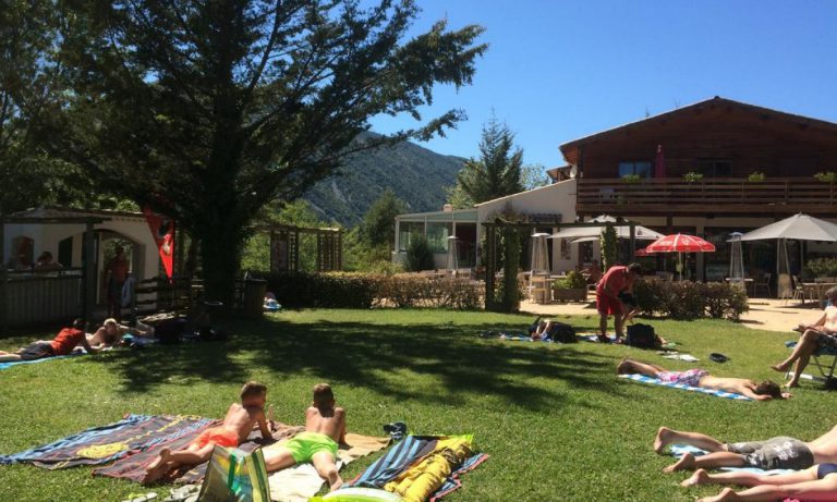 Camping Les Collines de Castellane zonneweide 768x461