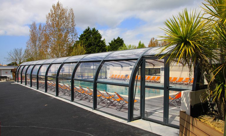 Camping Les Ecureuils overdektzwembad 768x461