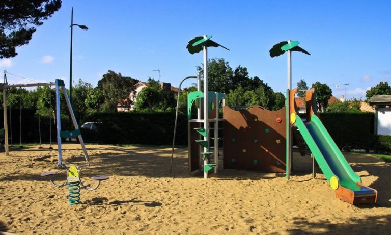 Camping Les Ecureuils speeltuin 768x461