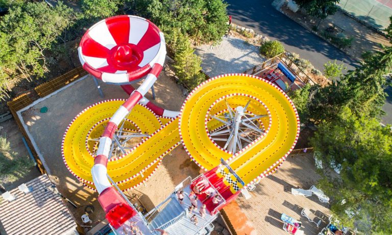 Camping Les Lacs du Verdon glijbaan overzicht 768x461