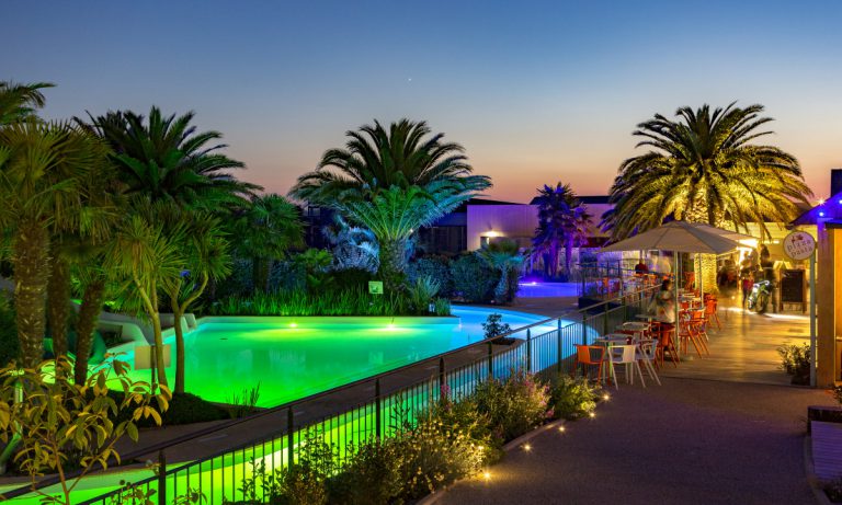 Camping Les Mouettes Bretagne avond 768x461