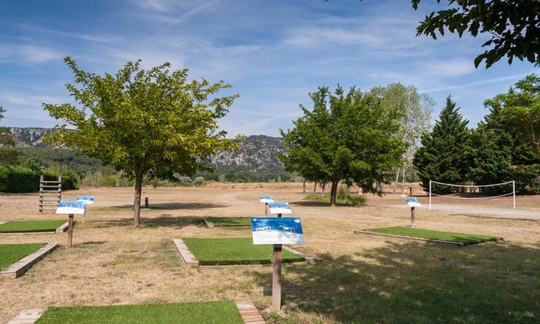 Camping Les Rives du Luberon outdoor fitness 768x461