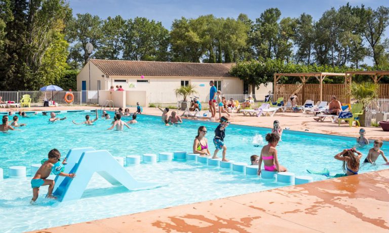 Camping Les Rives du Luberon zwembad 768x461