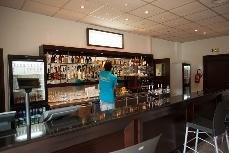 Camping Paris Est Camping Parijs bar 768x512