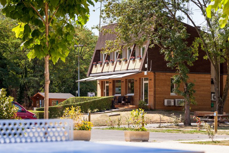 Camping Paris Est Camping Parijs entree 768x512