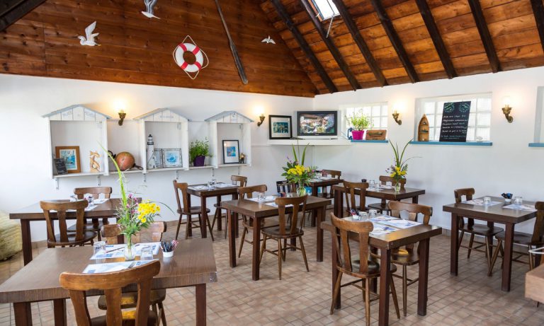 Camping Port de la Chaine restaurant 768x461