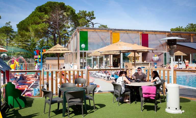Camping Signol terras 768x461