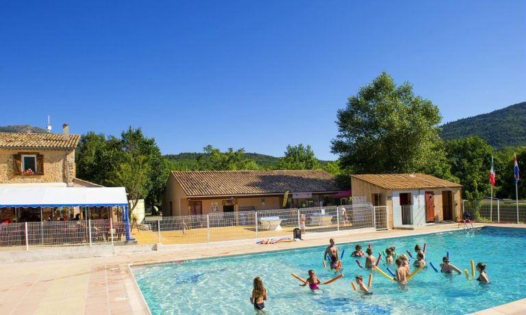 Camping Terra Verdon zwembad 768x461