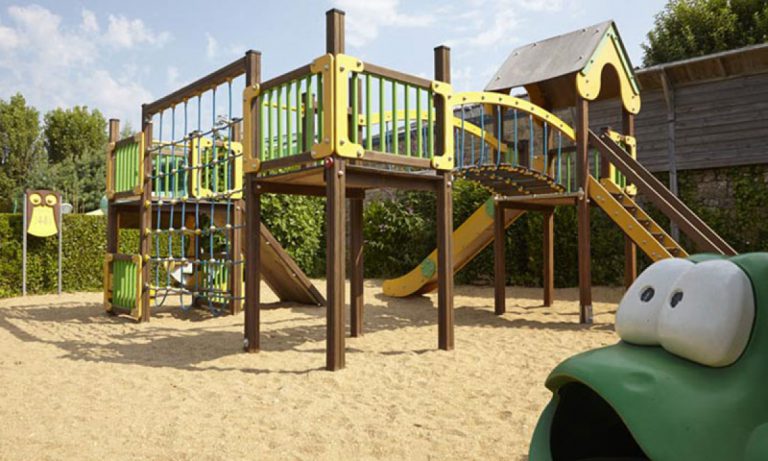 Camping de La Plage La Trinité sur Mer speeltuin 768x461