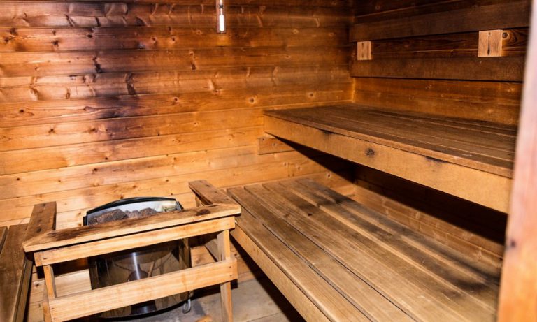 Camping les Menhirs sauna 768x461