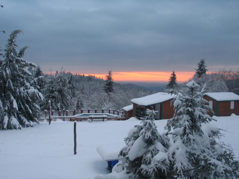 Camping Auberge les Myrtilles wintercamping 768x576