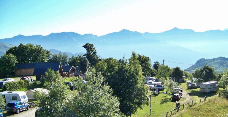 Camping Caravaneige du Col staanplaatsen 768x396
