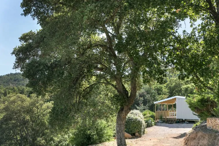 Camping Domaine de la Bergerie in Roquebrune sur Argens chalet huren Provence 768x512