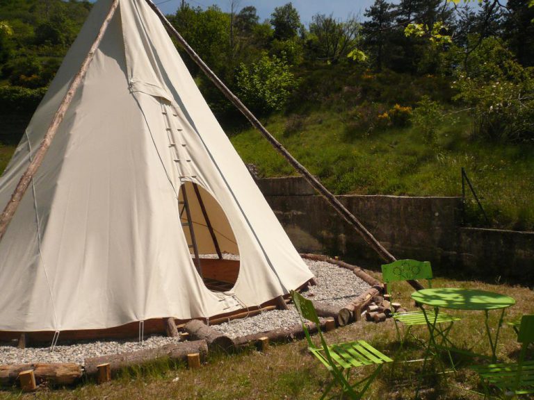 Camping Du Lac Villefort tipi huren 768x576