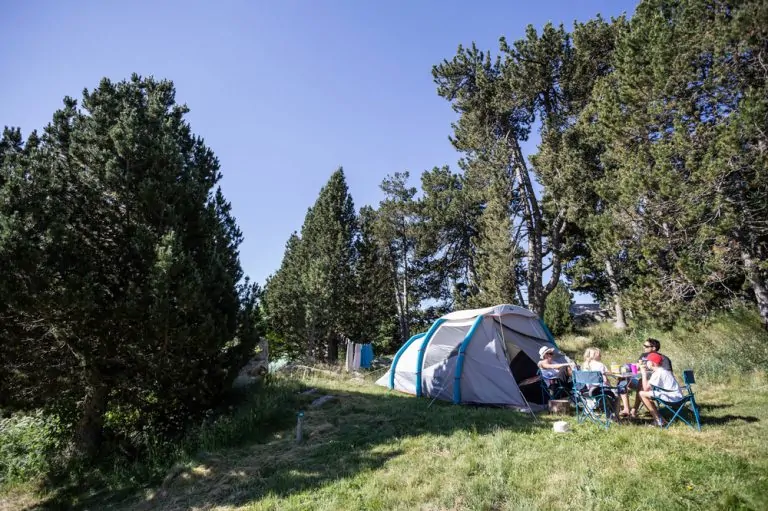 Camping Huttopia Font Romeu staanplaaats 768x511