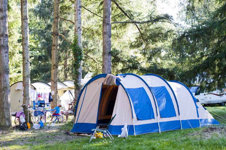 Camping Huttopia Les Châteaux staanplaats 768x511