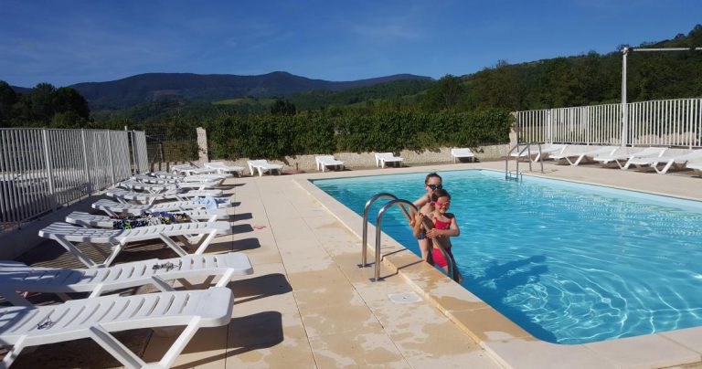 Camping Le Haut Salat ligstoelen 768x404