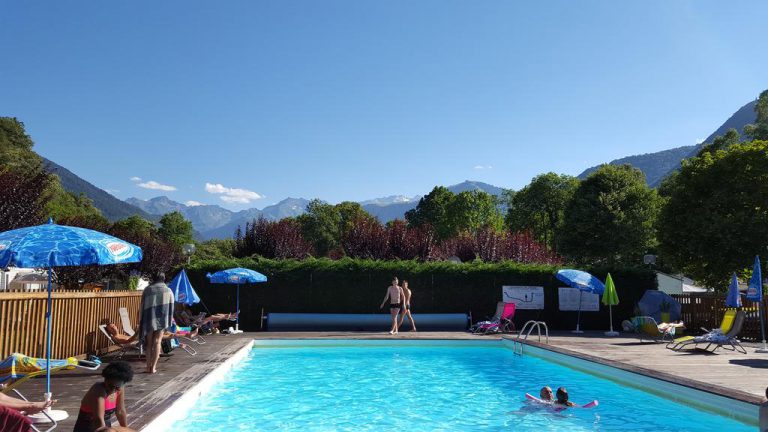 Camping Le Pyrénéen Salles et Pratvie zwembad 768x432